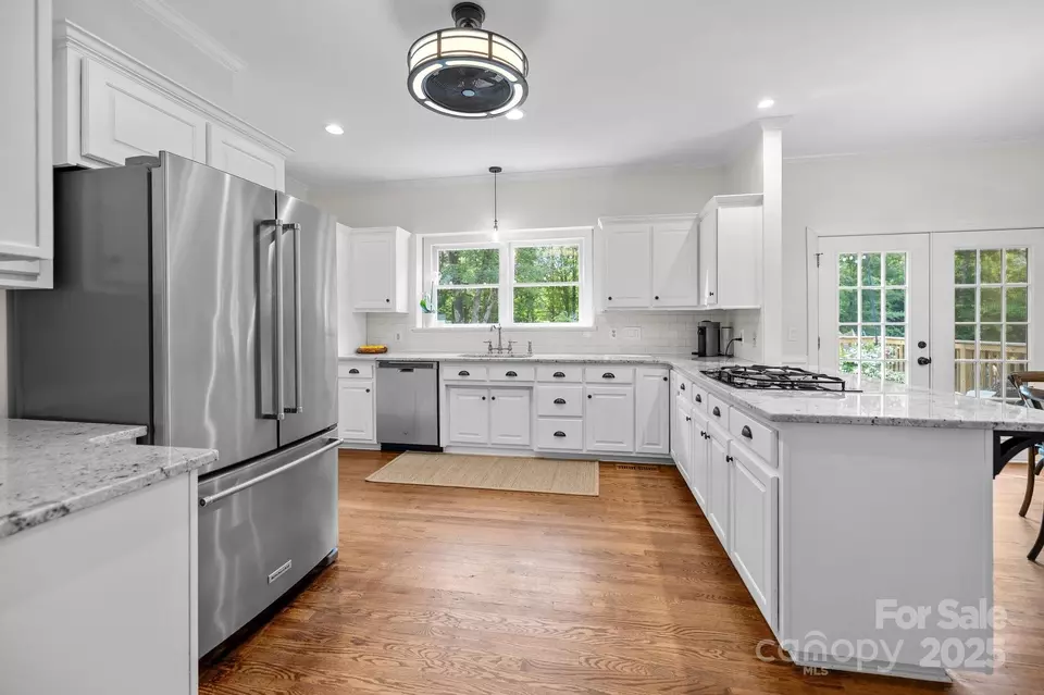 Kitchen - 4622 Cotton Creek Dr, Charlotte, NC 28226 photo 4 of 5
