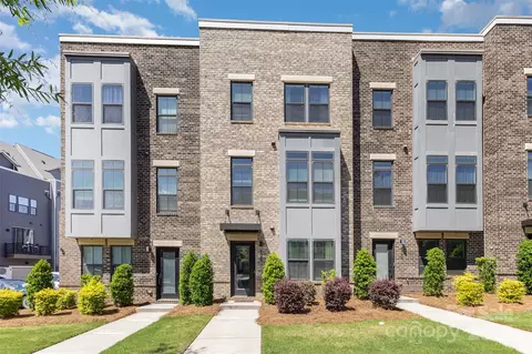 625 Uwharrie River Rd, Charlotte, NC 28211
