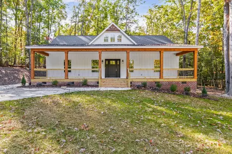 237 Roxboro Dr, Mount Gilead, NC 27306