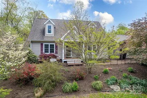 25 N Willow Brook Dr, Asheville, NC 28806