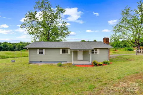 25 Southern Way, Nebo, NC 28761