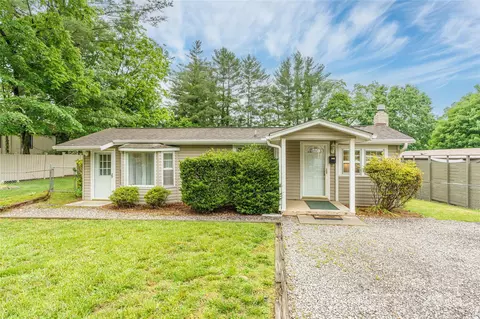 136 S Ridgeway Ave, Black Mountain, NC 28711