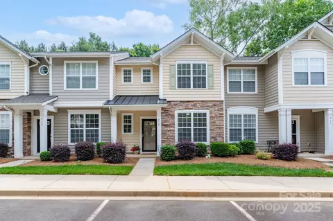 916 Coffee Tree Ln, Rock Hill, SC 29732