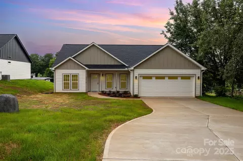 3478 Winters St, Newton, NC 28658