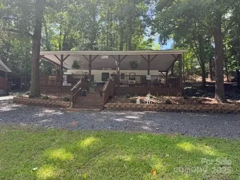 146 Trivette Trl, Mount Gilead, NC 27306