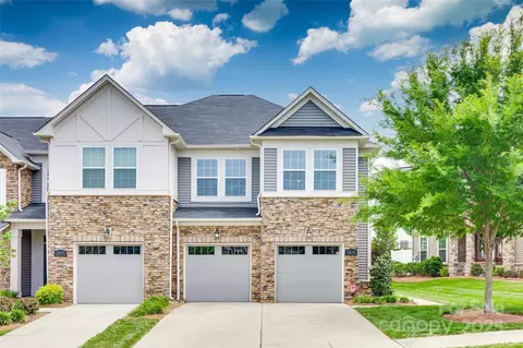 5836 Clan Maclaine Dr, Charlotte, NC 28278