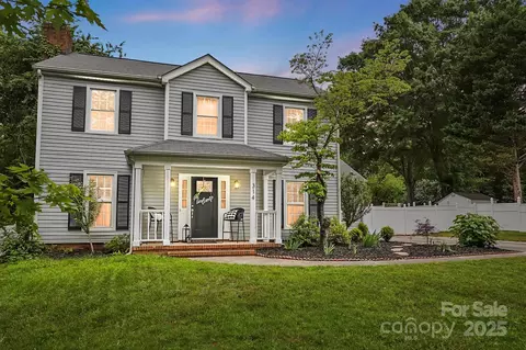 314 Sunnywood Ln, Charlotte, NC 28270