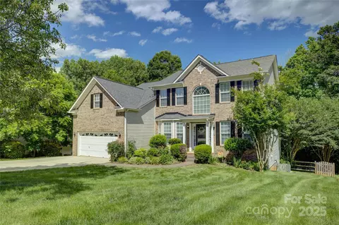12125 Mountainside Ln, Charlotte, NC 28278