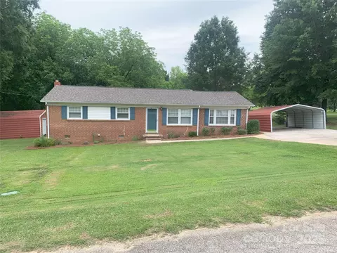 304 W Miller St, Jefferson, SC 29718