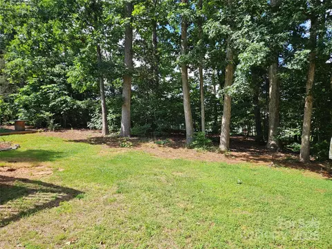 Exterior - 7691 Red Robin Trl, Denver, NC 28037 photo 3 of 8