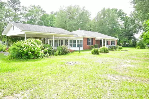 5199 Bethune Rd, Kershaw, SC 29067