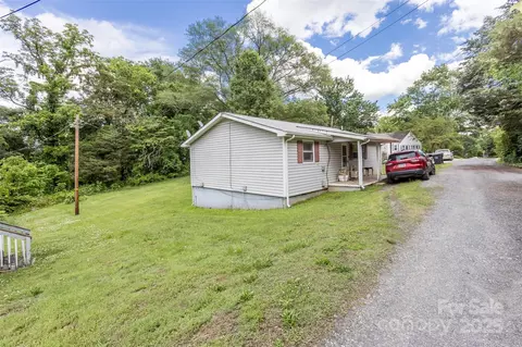 100 Lanier St, Mount Holly, NC 28120