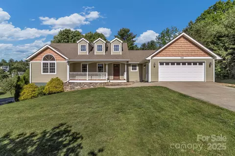 140 Double Brook Dr, Weaverville, NC 28787