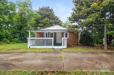 653 Turner St, Mooresville, NC 28115
