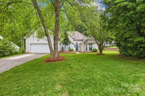 125 Canopy Ct, Mooresville, NC 28115