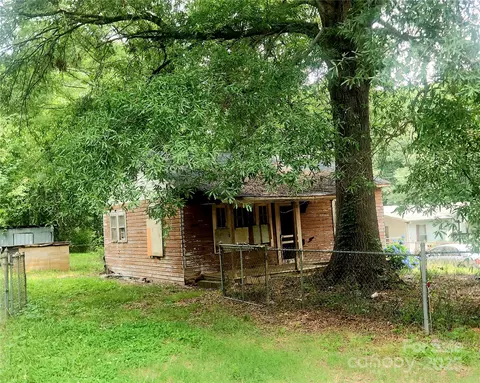 711 East Dr, Cherryville, NC 28021