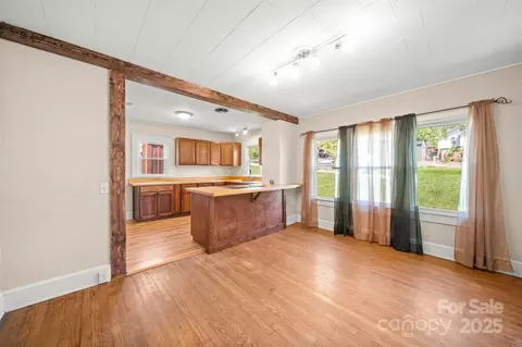 35 Amethyst St, Spruce Pine, NC 28777 photo 8
