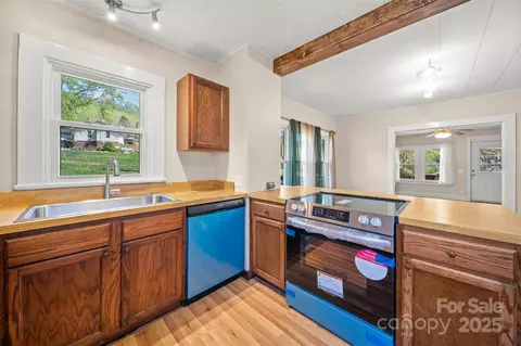 35 Amethyst St, Spruce Pine, NC 28777 photo 12