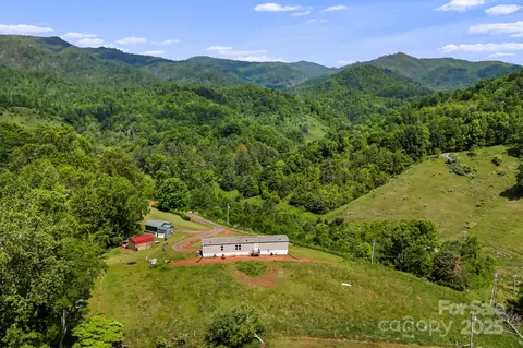 410 Fork Mountain Rd, Bakersville, NC 28705