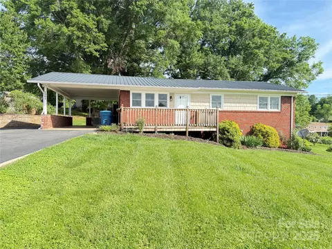 1303 Rambling Acres Cir, Lenoir, NC 28645