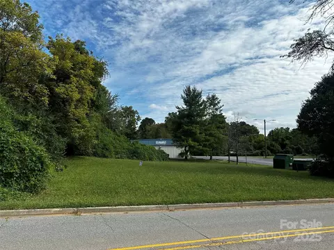 144 Shiloh Rd, Asheville, NC 28803