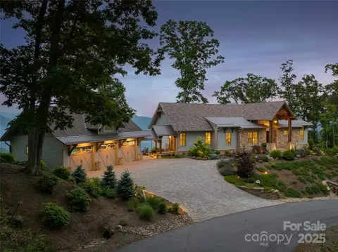 442 Signature Row Blvd, Waynesville, NC 28785