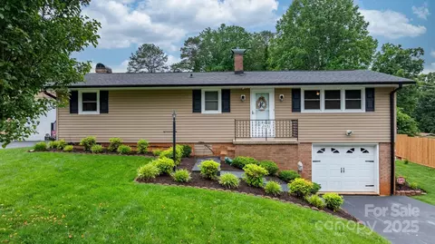 2401 Hillside Dr, Newton, NC 28658