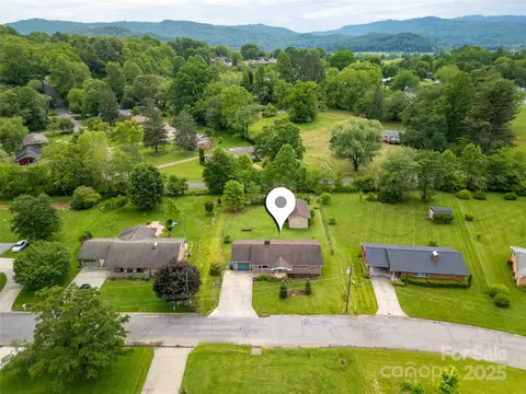 128 Allison Rd, Brevard, NC 28712 photo 5