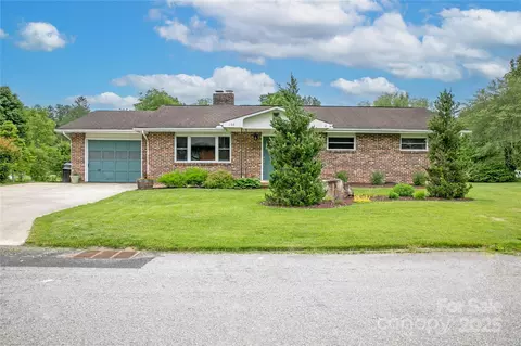 128 Allison Rd, Brevard, NC 28712 photo 2