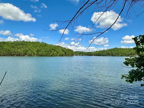 544 Harborside Dr, Nebo, NC 28761