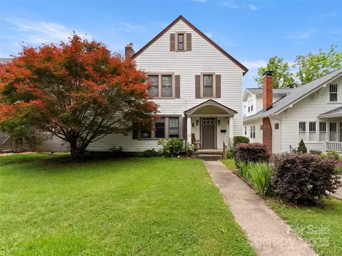 6 Woodley Ave, Asheville, NC 28804
