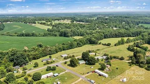 338 Hickory Grove Rd, Harmony, NC 28634 photo 24