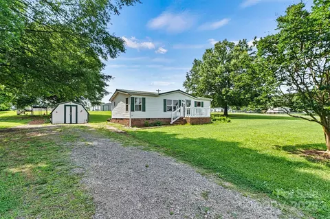 338 Hickory Grove Rd, Harmony, NC 28634