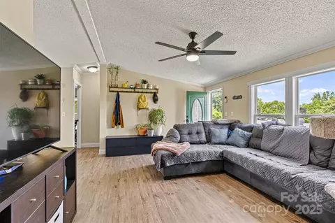 338 Hickory Grove Rd, Harmony, NC 28634 photo 5