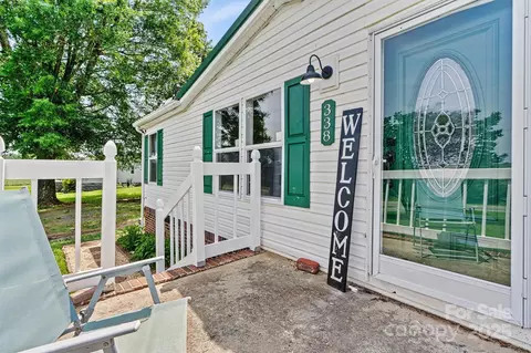 338 Hickory Grove Rd, Harmony, NC 28634 photo 2