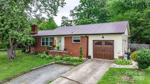206 Park St, Morganton, NC 28655