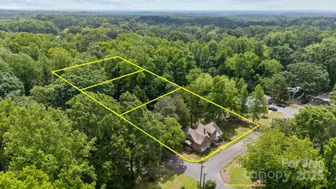 203 E College St, Star, NC 27356