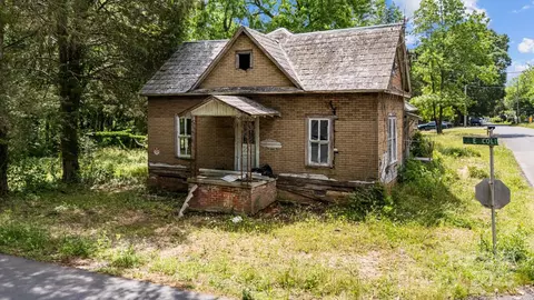 203 E College St, Star, NC 27356 photo 2