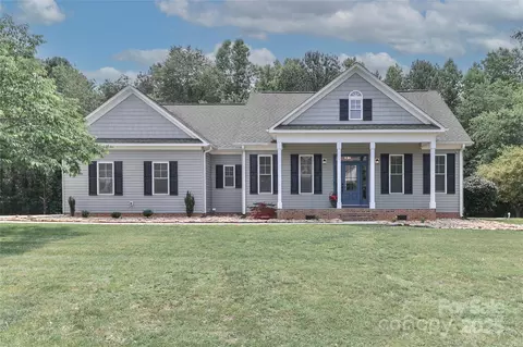 3709 Creek Ridge Dr, Denver, NC 28037