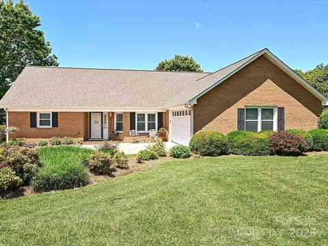 202 Cameron Dr, Kings Mountain, NC 28086