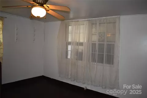 Bedroom - 118 Fourth C St, Marion, NC 28752 photo 3 of 9