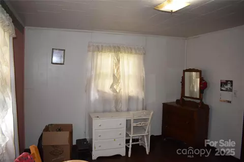Bedroom - 118 Fourth C St, Marion, NC 28752 photo 7 of 9