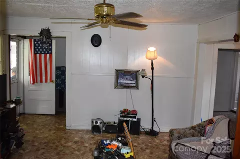 Living - 118 Fourth C St, Marion, NC 28752 photo 3 of 4