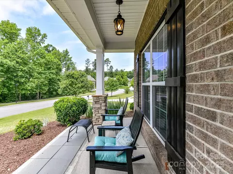 Exterior - 10800 Alabaster Dr, Davidson, NC 28036 photo 2 of 11