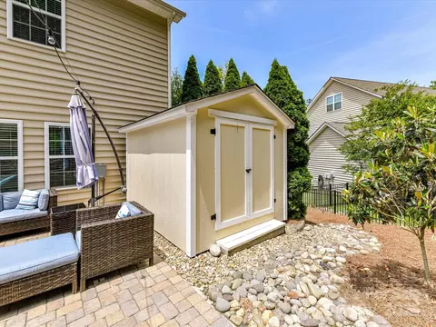Exterior - 10800 Alabaster Dr, Davidson, NC 28036 photo 6 of 11