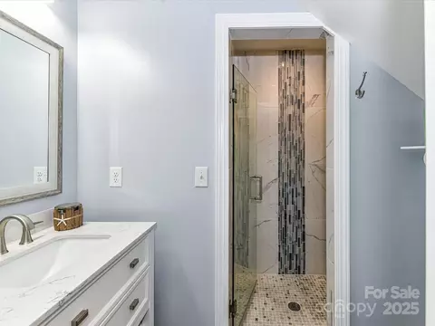 Bath - 10800 Alabaster Dr, Davidson, NC 28036 photo 2 of 8