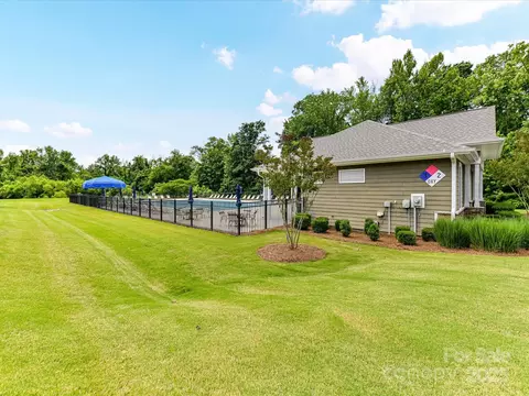 Exterior - 10800 Alabaster Dr, Davidson, NC 28036 photo 9 of 11