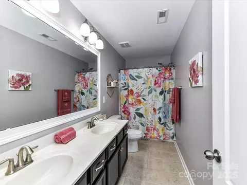 Bath - 10800 Alabaster Dr, Davidson, NC 28036 photo 6 of 8