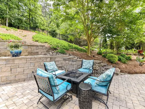 Exterior - 10800 Alabaster Dr, Davidson, NC 28036 photo 5 of 11