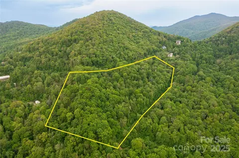 999 Mount Soma Blvd, Clyde, NC 28721